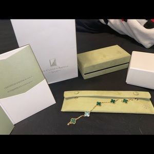 Van Cleef and Arpels rare green Malachite clove bracelet